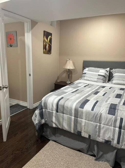 Bernie'S Basement Apartment Milton Exterior photo